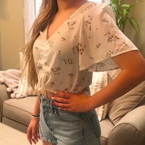 Rue 21 White Floral Top Size Medium